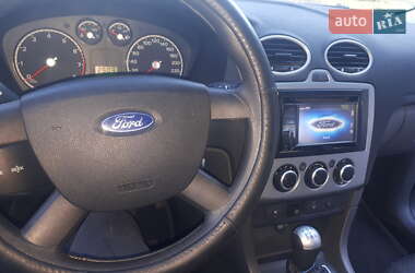 Хэтчбек Ford Focus 2005 в Бершади