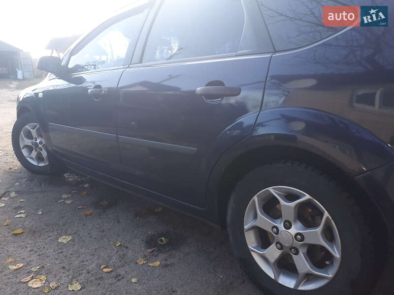 Хэтчбек Ford Focus 2005 в Бершади