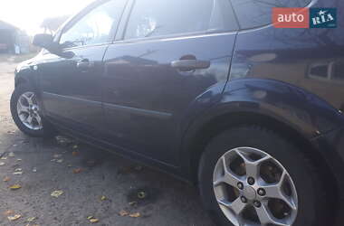 Хэтчбек Ford Focus 2005 в 