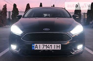 Хэтчбек Ford Focus 2015 в 