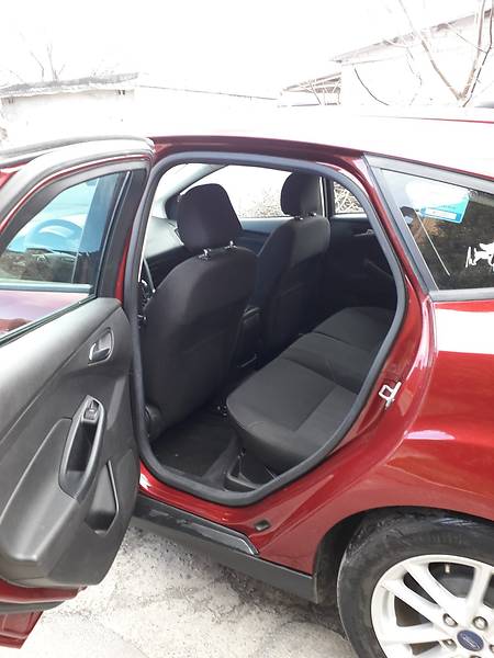 Хетчбек Ford Focus 2016 в Дніпрі