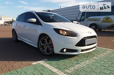 Хетчбек Ford Focus 2013 в 