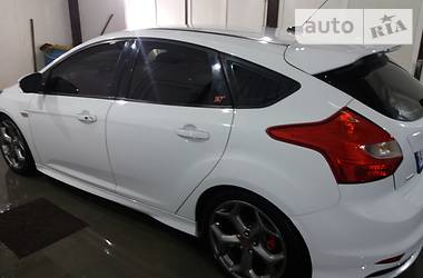Хетчбек Ford Focus 2013 в 
