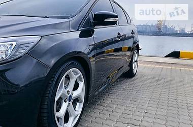 Хетчбек Ford Focus 2012 в 