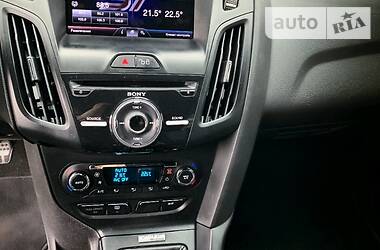 Хетчбек Ford Focus 2012 в 