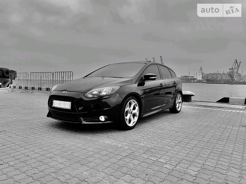 Хетчбек Ford Focus 2012 в 