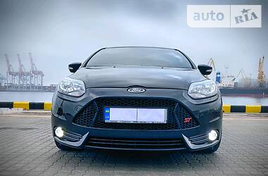 Хетчбек Ford Focus 2012 в 