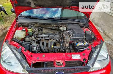 Хетчбек Ford Focus 1998 в 