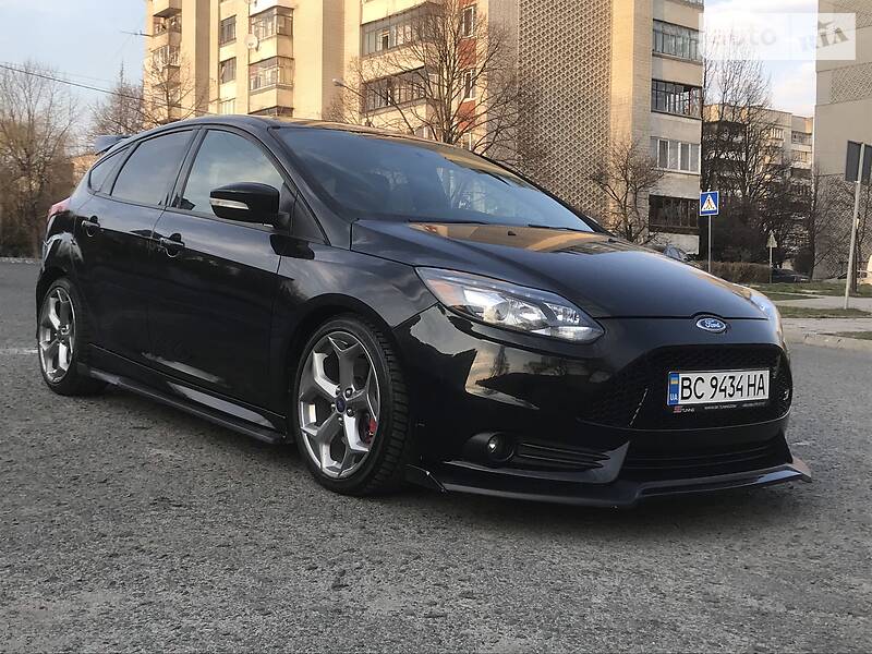Хетчбек Ford Focus 2013 в 