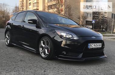 Хетчбек Ford Focus 2013 в 