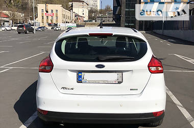 Хетчбек Ford Focus 2015 в 