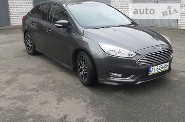 Седан Ford Focus 2015 в 