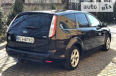 Универсал Ford Focus 2010 в 