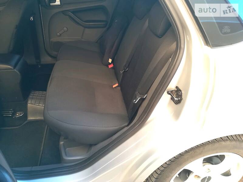 Хэтчбек Ford Focus 2007 в Мукачево