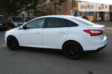 Седан Ford Focus 2011 в 