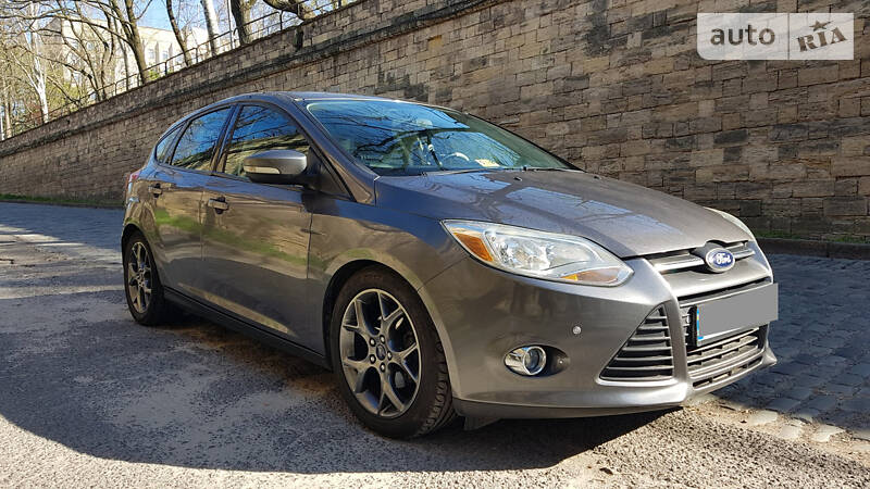 Хетчбек Ford Focus 2013 в 