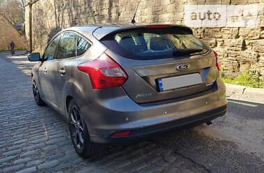 Хетчбек Ford Focus 2013 в 