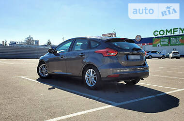 Хетчбек Ford Focus 2016 в 