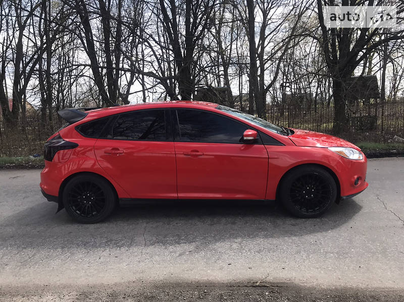 Хетчбек Ford Focus 2014 в 