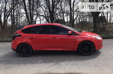 Хетчбек Ford Focus 2014 в 