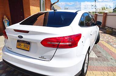 Седан Ford Focus 2016 в 
