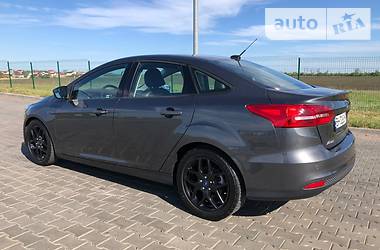Седан Ford Focus 2016 в 