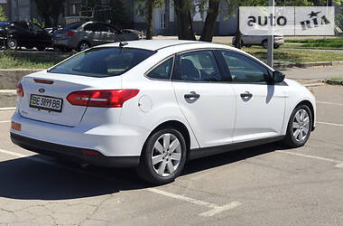 Седан Ford Focus 2015 в 
