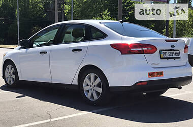 Седан Ford Focus 2015 в 