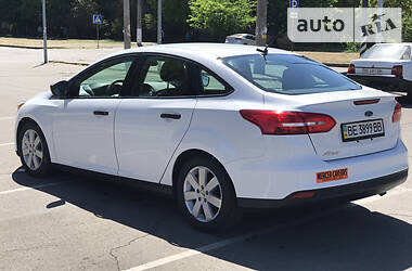 Седан Ford Focus 2015 в 