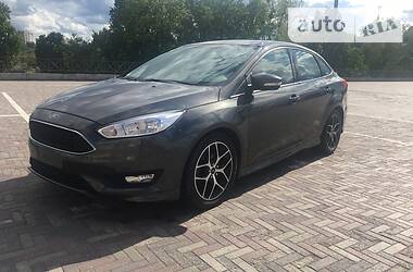 Седан Ford Focus 2015 в 