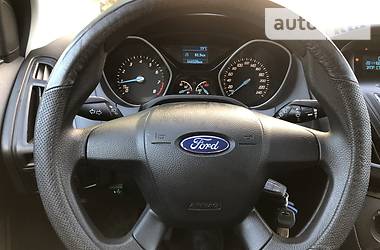Хэтчбек Ford Focus 2012 в 