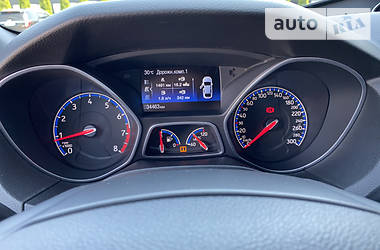Хетчбек Ford Focus 2016 в 