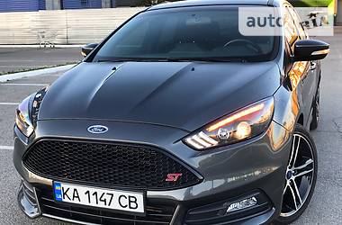 Хэтчбек Ford Focus 2016 в Киеве