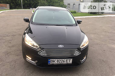 Седан Ford Focus 2015 в 