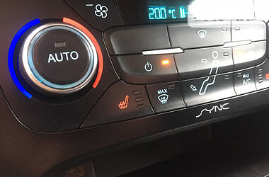 Седан Ford Focus 2015 в 