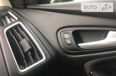 Седан Ford Focus 2015 в 