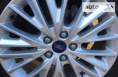 Седан Ford Focus 2015 в 