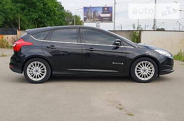 Хэтчбек Ford Focus 2014 в Киеве