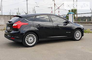 Хэтчбек Ford Focus 2014 в Киеве