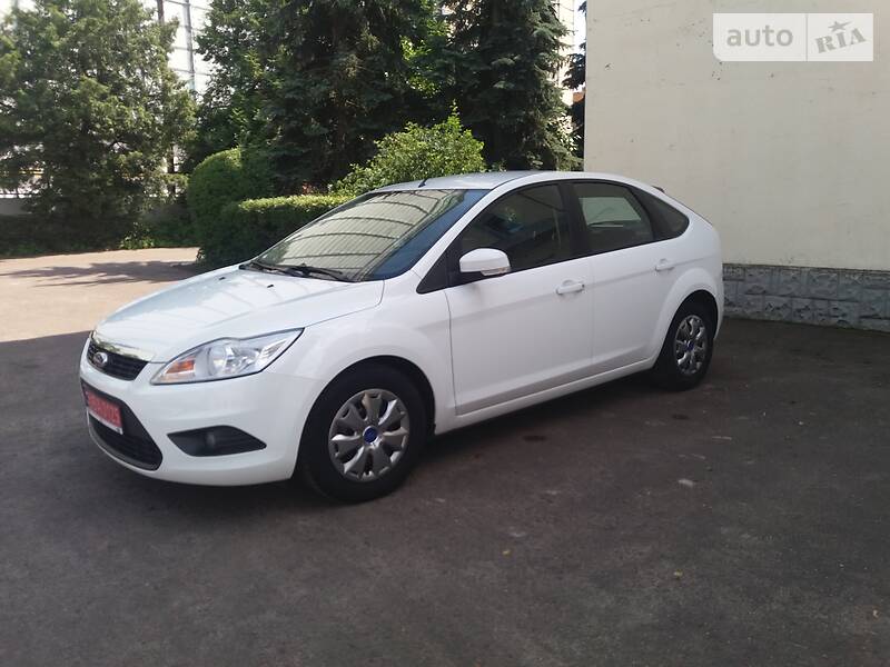 Хетчбек Ford Focus 2010 в Радивиліві