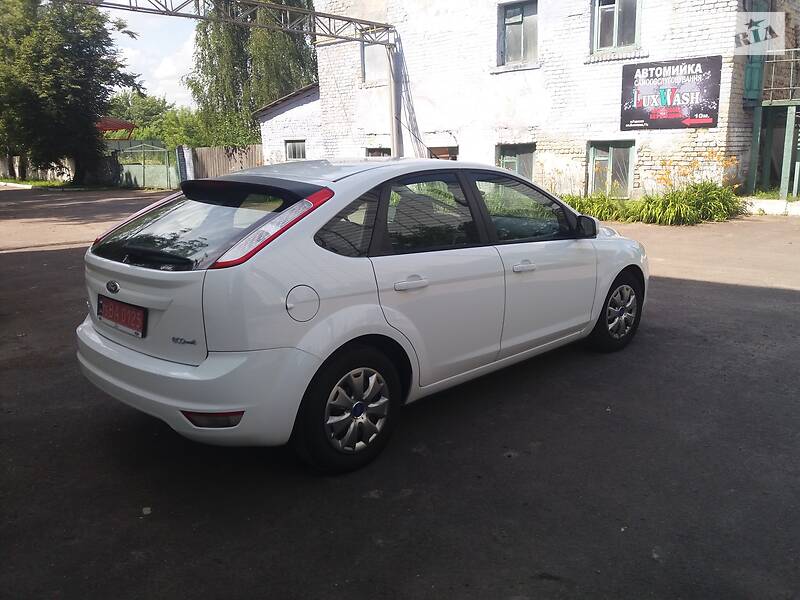 Хетчбек Ford Focus 2010 в Радивиліві