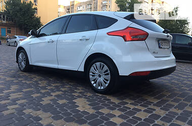 Хетчбек Ford Focus 2016 в 