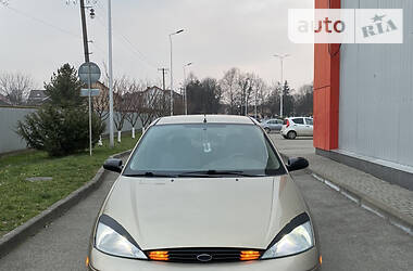 Седан Ford Focus 2000 в Сваляве