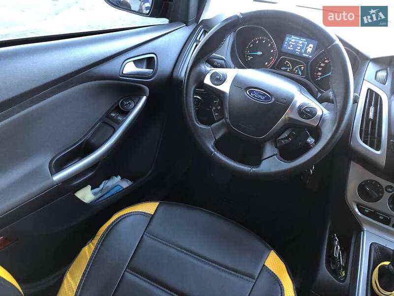 Хэтчбек Ford Focus 2012 в Николаеве