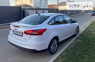 Седан Ford Focus 2015 в 