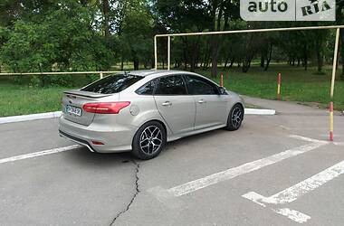 Седан Ford Focus 2015 в 