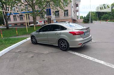 Седан Ford Focus 2015 в 
