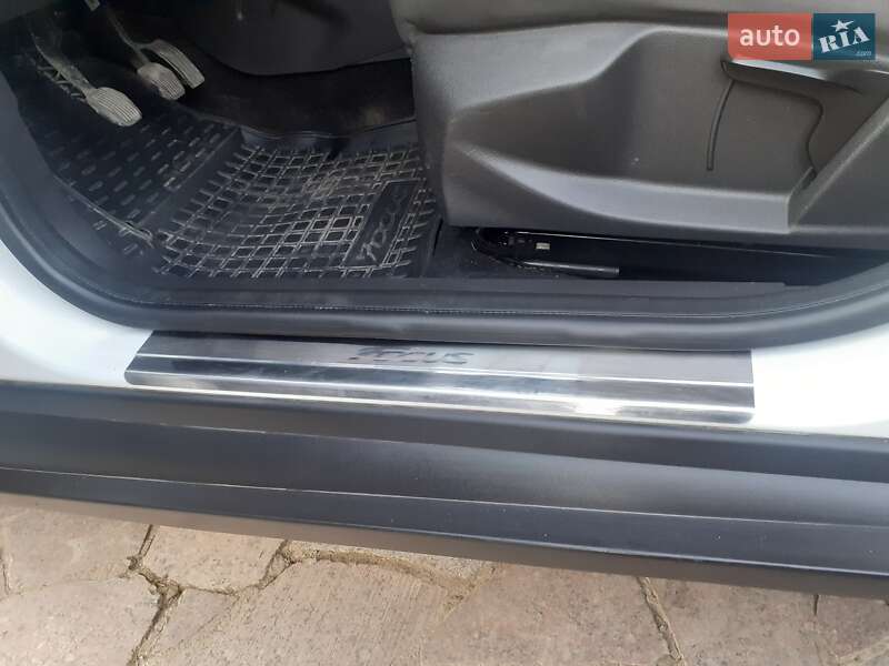 Хэтчбек Ford Focus 2013 в Казатине