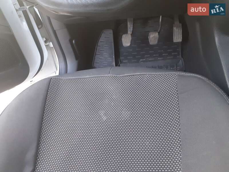 Хэтчбек Ford Focus 2013 в Казатине