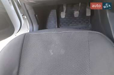 Хэтчбек Ford Focus 2013 в 